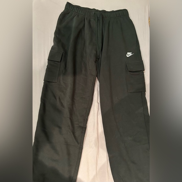 Nike Cargo Sweatpants - Picture 2 of 3